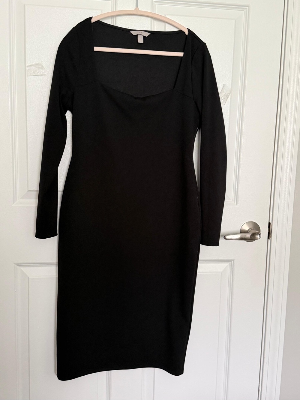 Classic Black Long-Sleeve sheath Dress